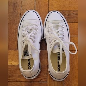 Women's White Lowtop Converse